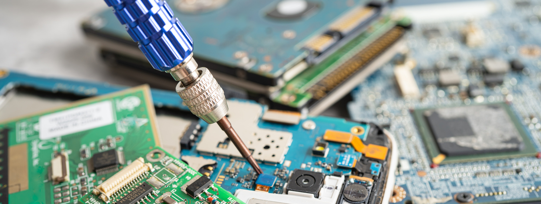 HARDWARE, MISE EN OEUVRE ET MAINTENANCE MATERIEL